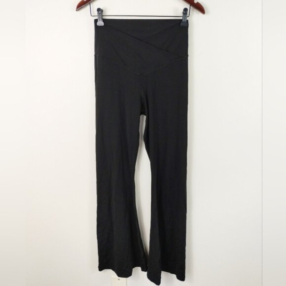 OFFLINE By Aerie Real Me High Waisted Crossover Flare Legging Black Large - Picture 2 of 10